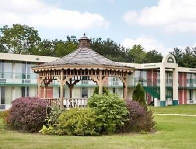 Macomb Inn Ngoại thất bức ảnh