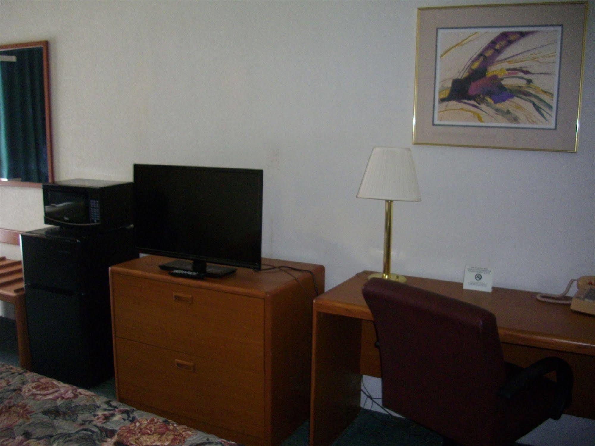 Macomb Inn Ngoại thất bức ảnh